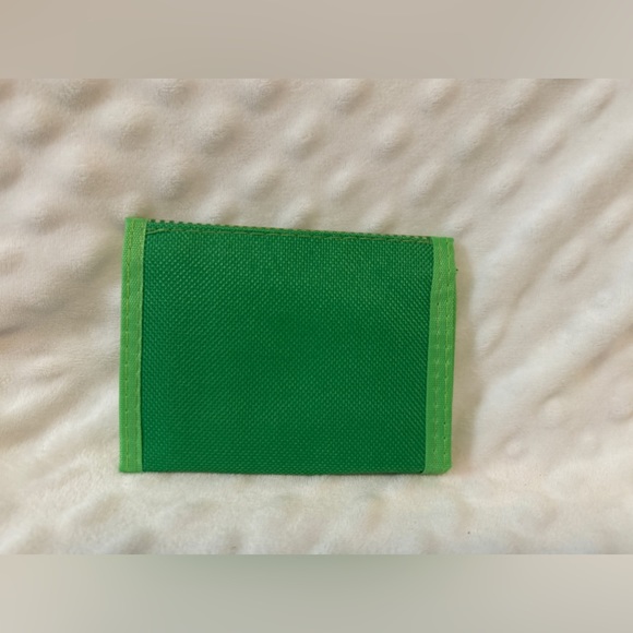 Winnie The Pooh Green Wallet Like New! - Picture 2 of 4